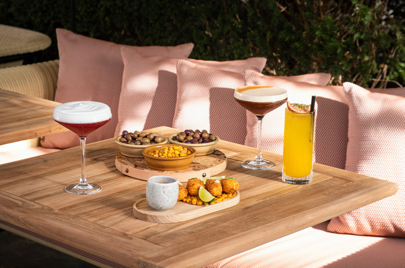 Pour l’afterwork, les clients peuvent profiter d’une carte de cocktails avec ou sans alcool et de quelques planches à partager. (Photo: Junco)