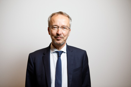 Olivier Goemans s’interroge sur l’effet possible de la hausse des prix des matières premières sur l’inflation mondiale. (Photo: Matic Zorman/Maison Moderne)
