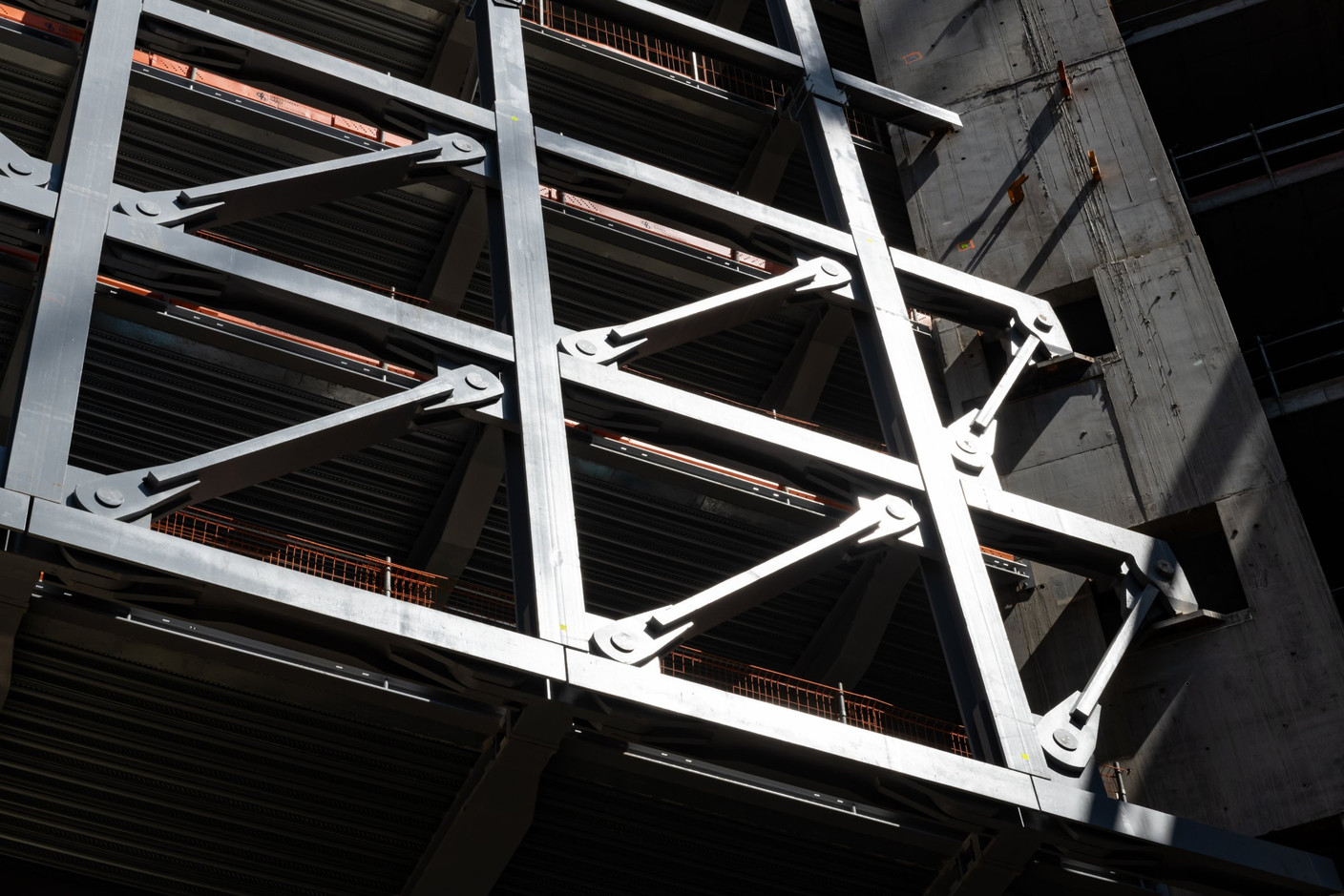 The exoskeleton seen from another angle. (Photo: Géraldine Bruneel / Arcelor Mittal)