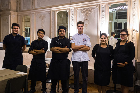 L’équipe du Kay accueille ses clients depuis ce mercredi 23 septembre au Casino Luxembourg, la journée mais aussi le soir – une première dans l’histoire du bâtiment. (Photo: Mike Zenari)
