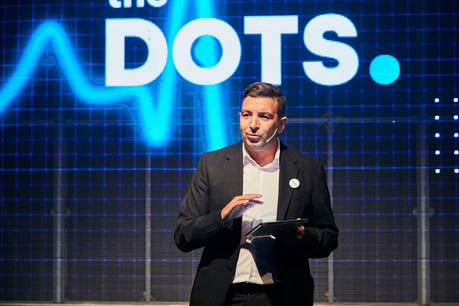 Après des mois à y penser, Kamel Amroune en est sûr: c’est à connecter des points qu’il veut continuer à œuvrer. D’où The Dots. (Photo: Studion Photography)