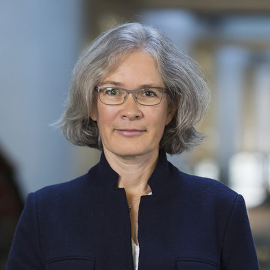 Professeure de chimie, Katharina Fromm s’est imposée comme une figure académique engagée dans le développement de projets interdisciplinaires et dans le renforcement des liens entre universités et entreprises. (Photo: Université de Fribourg)