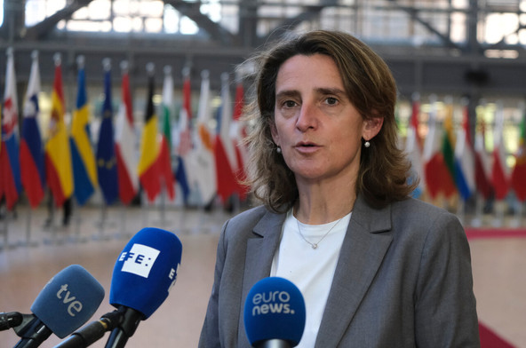 Teresa Ribera, vice-présidente exécutive de la Commission chargée de la concurrence, affirme que les éléments recueillis suggèrent que KKR «pourrait avoir augmenté les prix pour les clients existants de l’accès de gros au haut débit, dans certains cas de manière significative». (Photo: Shutterstock)