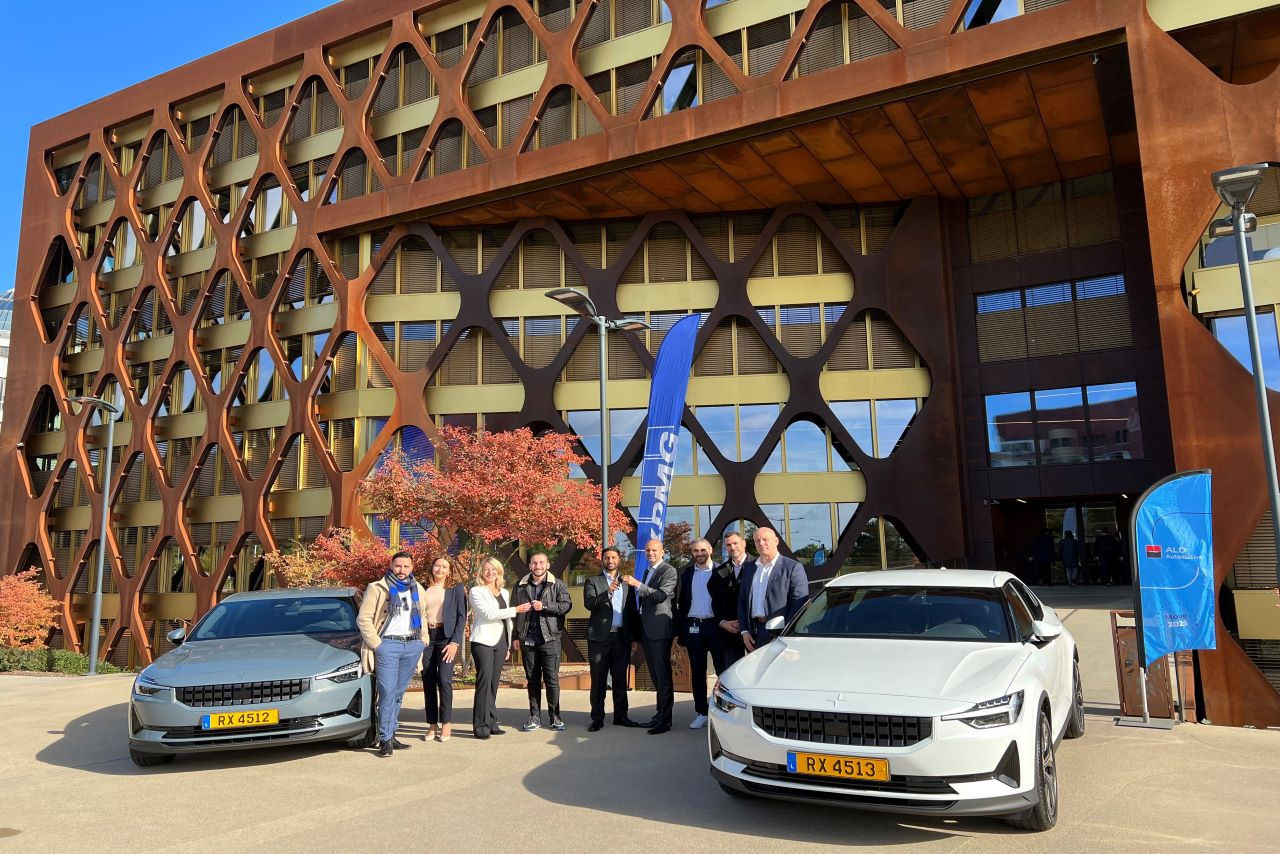 Taha Özen, Charlène Zajda, Thomas Zaghini, Azeem Edun, Fabrice Leonardi, Nicolas Favier et Karl Chisman de KPMG; Julien Guilhem de ALD Automotive et Marie-Pierre Repplinger de Polestar. (Photo: Alexandre Fartzoff)