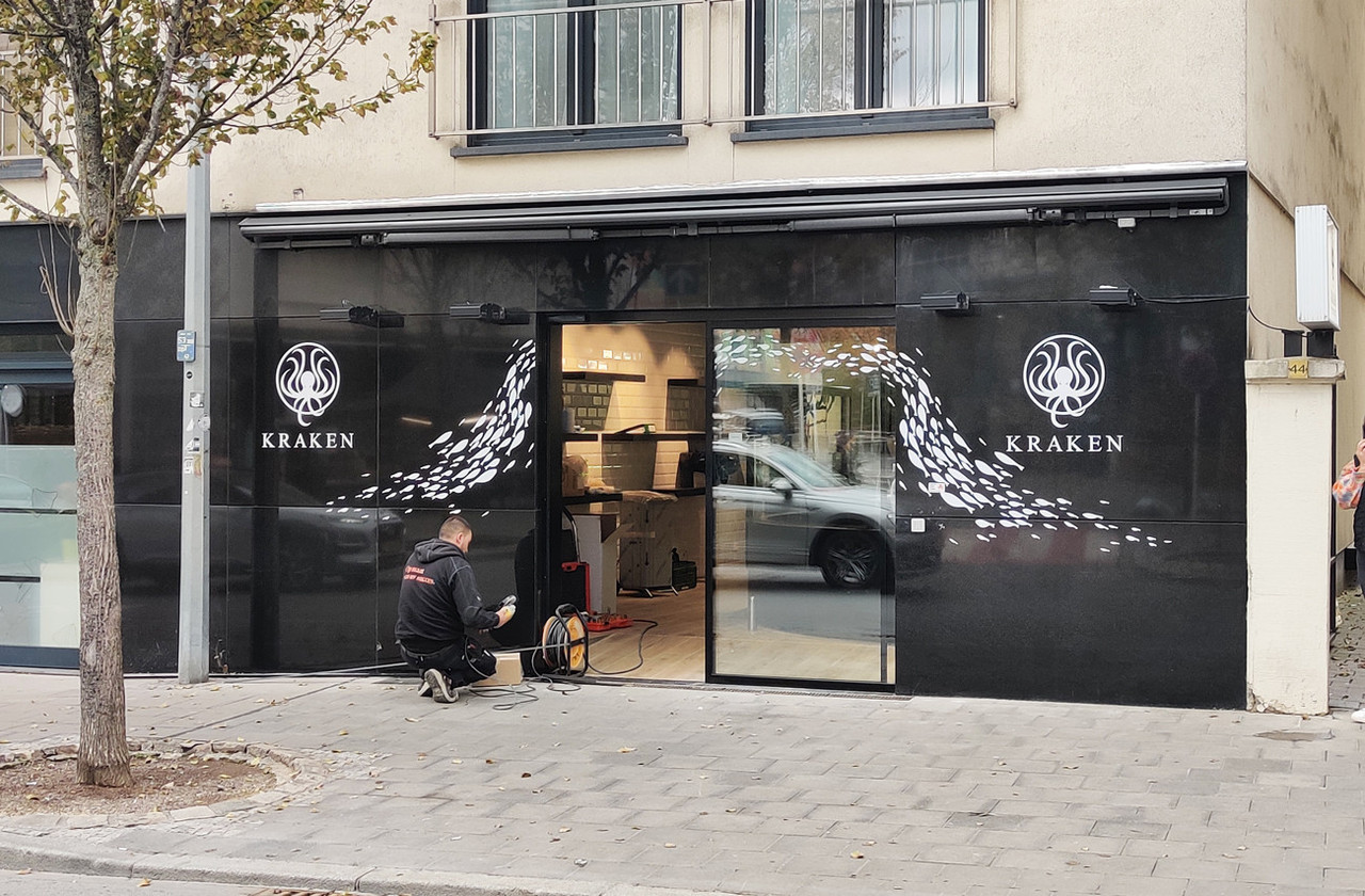 The Kraken fishmonger's shop opens just opposite Thym & Citron, in the station area. (Photo: Christophe Lemaire/Maison Moderne)