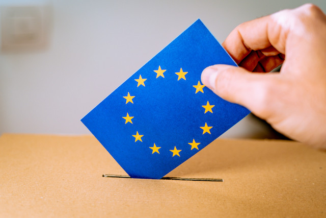 Les dirigeants des quatre grands partis ont décidé d’annuler toutes les réunions ou manifestations électorales prévues jusqu’au 29 avril. (Photo: Shutterstock)