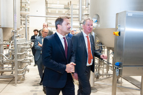 Xavier Bettel (Premier ministre) et Pierre Van Vynckt (Brasserie de Luxembourg ) ((Photo: LaLa La Photo, Keven Erickson, Krystyna Dul))