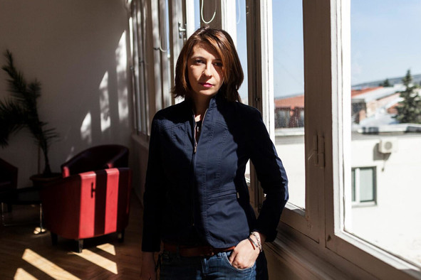 Natalia Antelava est journaliste, cofondatrice de Zeg Network, ainsi que cofondatrice et directrice de la rédaction de Coda Story et de The Atlas, une nouvelle publication internationale qui met en relation des récits locaux avec des systèmes de pouvoir plus vastes. (Photo: fournie par Natalia Antelava)