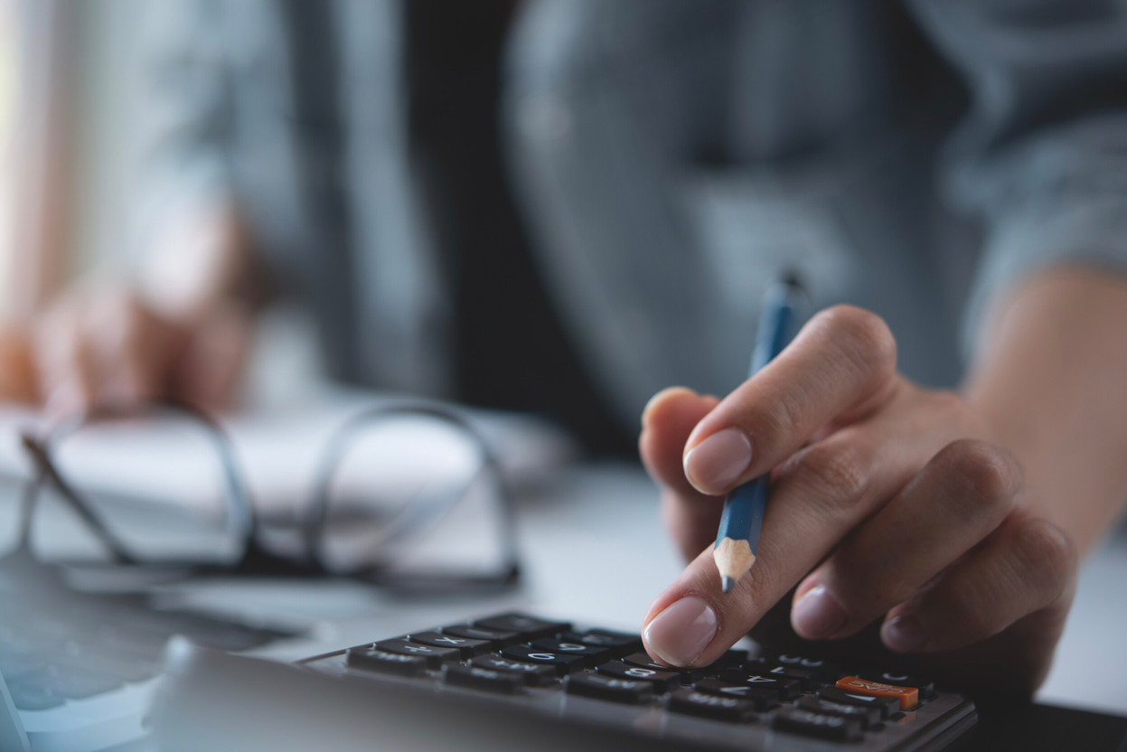The surprise announcement of an increase in the minimum wage from 1 January 2027 leaves the political question of what constitutes an adequate level for this wage unresolved. (Photo: Shutterstock)
