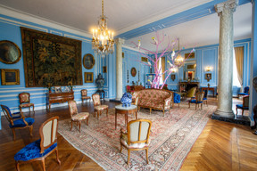L’un des salons, avec son mobilier et sa décoration. (Photo: Château de Lagrange)