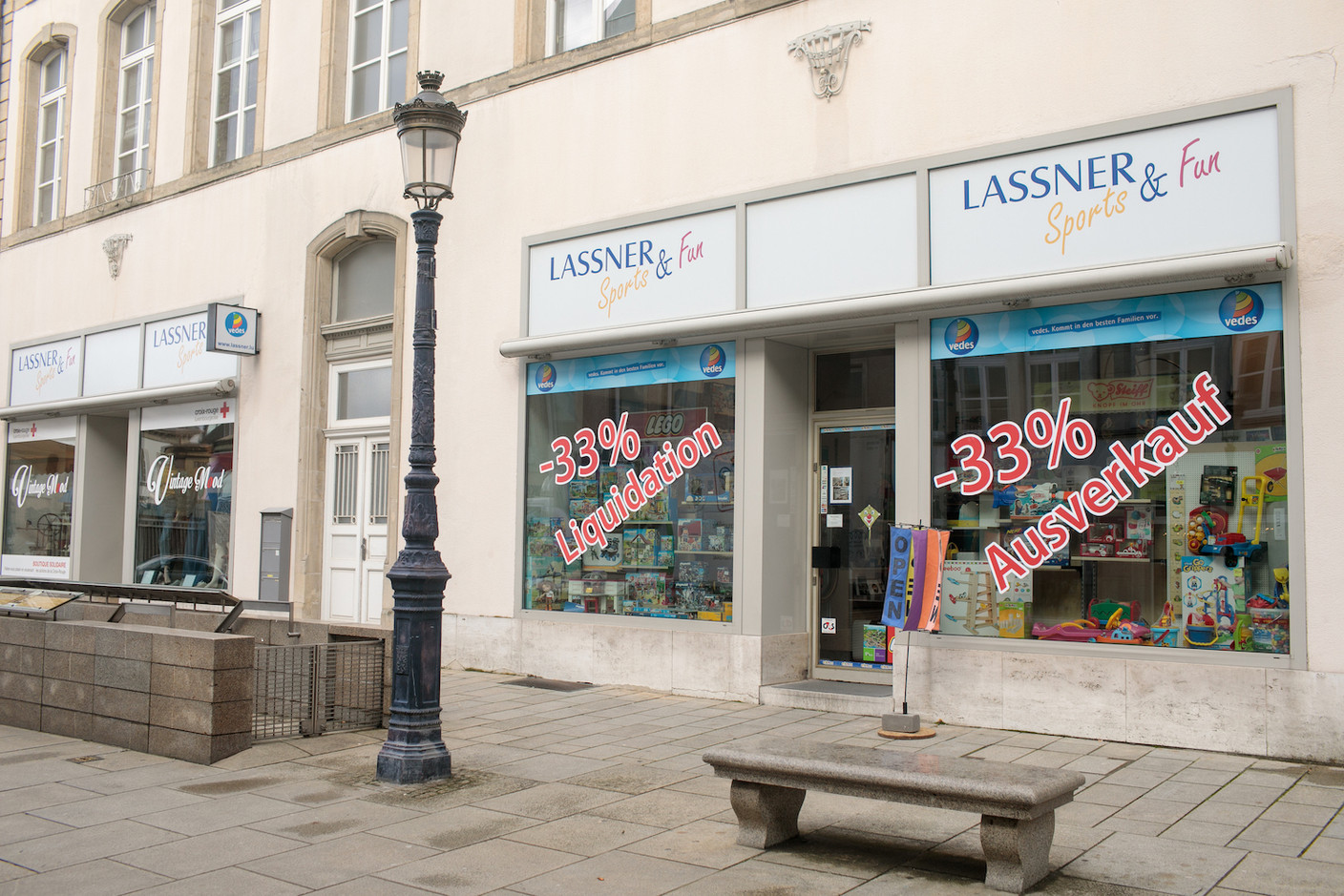 Le stock du magasin Lassner est en liquidation depuis le début du mois de janvier. (Photo: Matic Zorman)