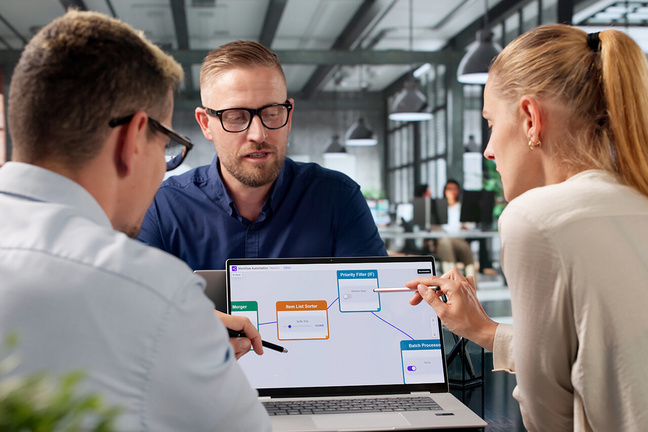 “Layer 2”, the technological layer, must sit between the general-purpose models – ChatGPT, Claude, Gemini or their open-source competitors – and the work carried out by consultants. (Photo: Shutterstock)
