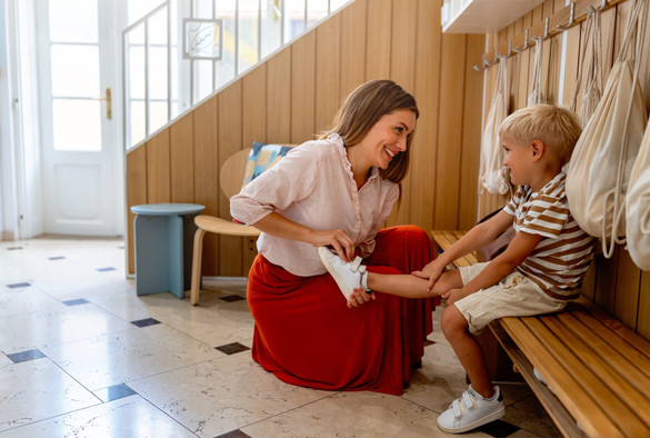 Les assistants parentaux accueillent une proportion importante de ménages à revenus modestes, avec 32% des enfants issus de foyers gagnant moins de 1,5 fois le salaire social minimum. (Photo: Shutterstock)