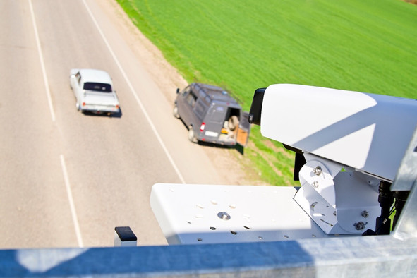 Le Conseil d’État juge insuffisantes les garanties encadrant le déploiement des caméras et l’exploitation des données collectées par le futur système de reconnaissance automatique des plaques. (Photo: Shutterstock)