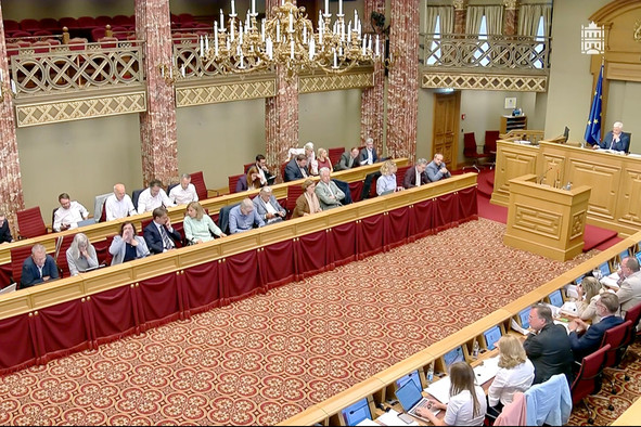 «Nous accordons un statut constitutionnel au droit à l’autodétermination sur son propre corps et aux droits reproductifs des femmes», a déclaré Marc Baum, le député de déi Lénk à l’origine de cette proposition de révision constitutionnelle. (Photo: Paperjam)