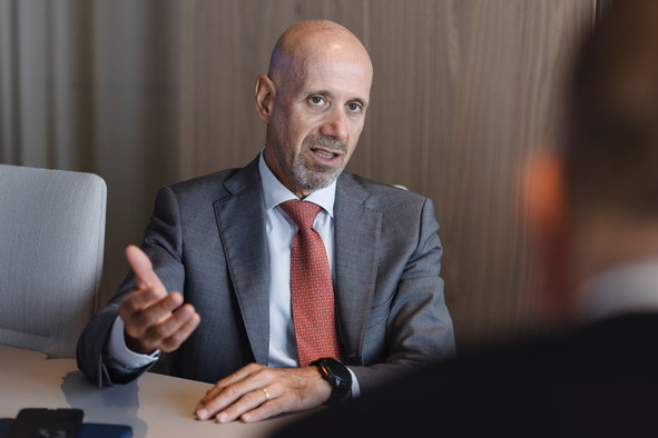Riccardo Lamanna, country head Luxembourg de State Street, estime qu'une convention de double imposition révisée avec les États-Unis permettrait de lever un frein persistant à la compétitivité du secteur des ETF au Luxembourg. (Photo: Romain Gamba/Paperjam)