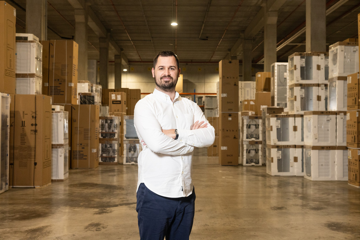 Pour les 50 ans d’Hifi International, son directeur général, Jean-Philippe Allain, revient sur l’histoire et les projets de l’enseigne. (Photo: Eva Krins/Maison Moderne)