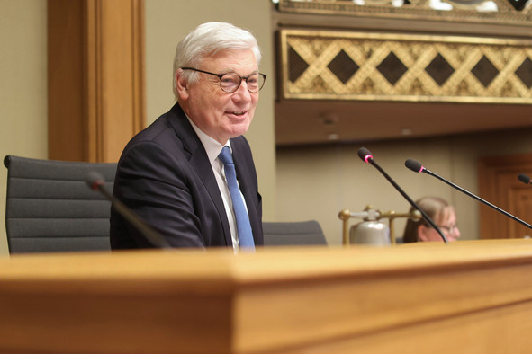 Lors de la conférence de presse annuelle de rentrée parlementaire, le 1er octobre, le président de la Chambre des députés, Claude Wiseler, a présenté les résultats d'une étude récemment publiée sur la capacité des institutions luxembourgeoises à résister à un régime autoritaire. (Photo: Guy Wolff/archives)