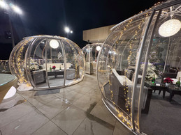 Le Royal is a living institution that takes an elegant breath of fresh air, this year, with its four bubbles that can accommodate guests for a drink or dinner. (Photo: Paperjam)