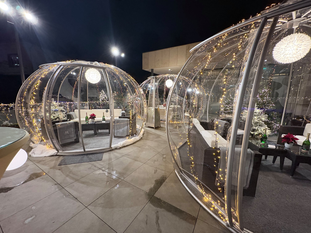 Le Royal is a living institution that takes an elegant breath of fresh air, this year, with its four bubbles that can accommodate guests for a drink or dinner. (Photo: Paperjam)