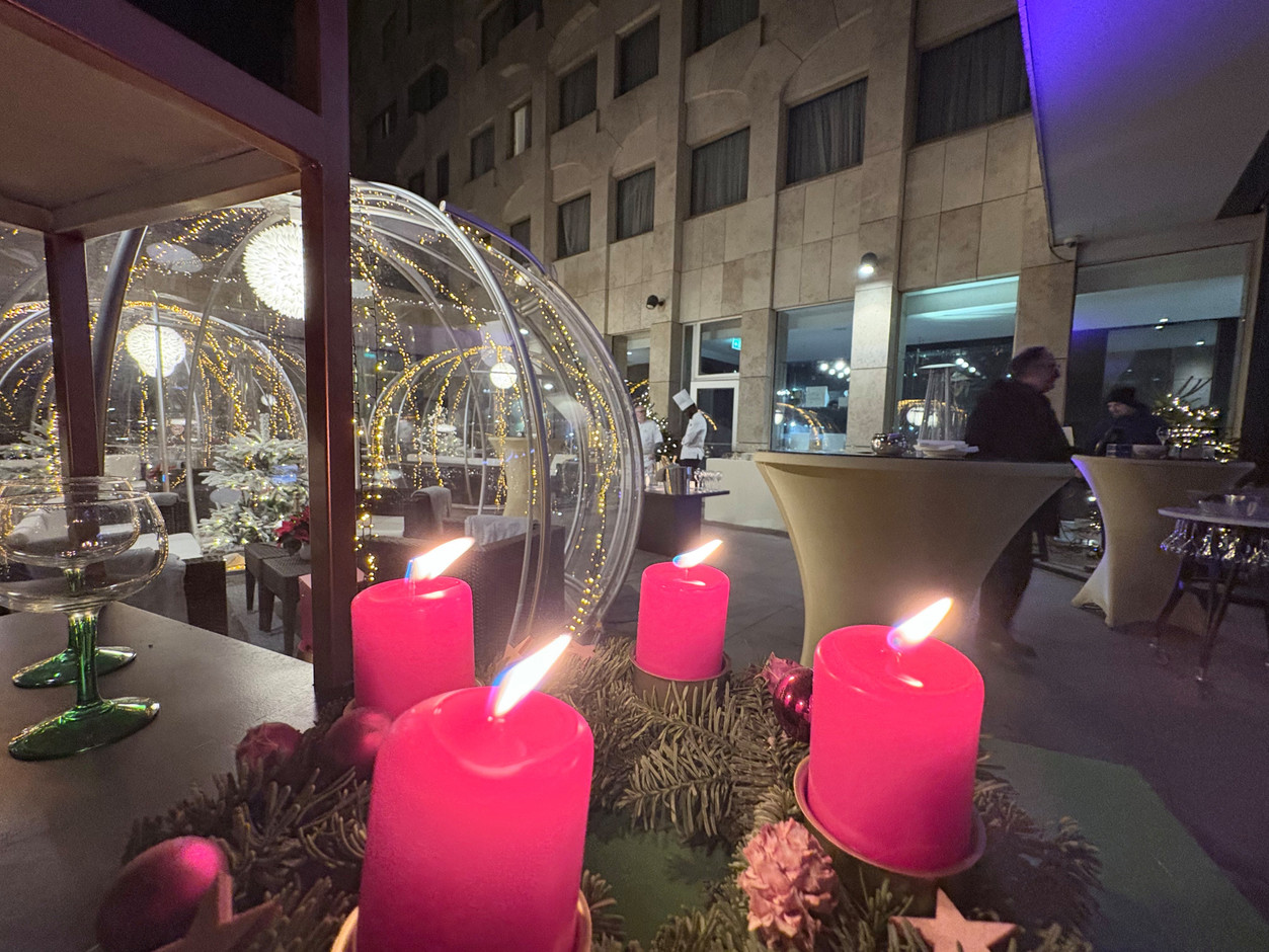 Le Royal is a living institution that takes an elegant breath of fresh air, this year, with its four bubbles that can accommodate guests for a drink or dinner. (Photo: Paperjam)