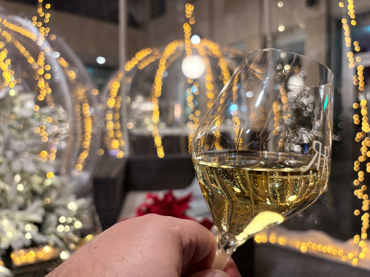 Le Royal is a living institution that takes an elegant breath of fresh air, this year, with its four bubbles that can accommodate guests for a drink or dinner. (Photo: Paperjam)