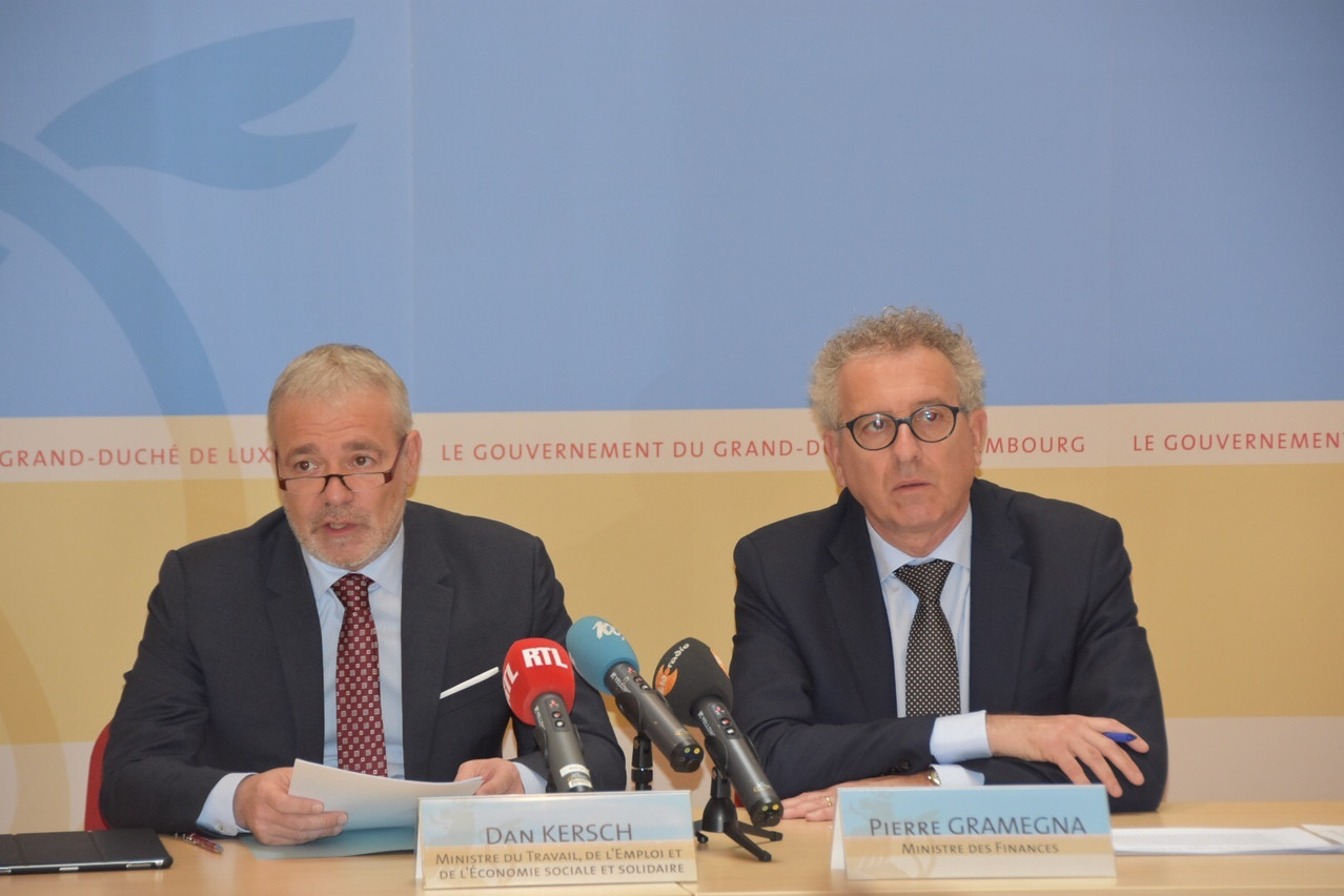 Dan Kersch, ministre du Travail, et Pierre Gramegna, ministre de Finances, ont détaillé la mesure, prioritaire pour la coalition en place. (Photo: MFIN)
