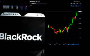 Larry Fink, fondateur de BlackRock, rappelle que la somme des investissements durables atteint désormais 4.000 milliards de dollars. (Photo: Shutterstock)
