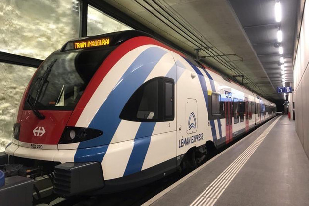 Les premiers trains du plus grand réseau RER transfrontalier européen ont commencé à s’élancer dimanche… malgré la grève en France. (Photo: Lémanis)