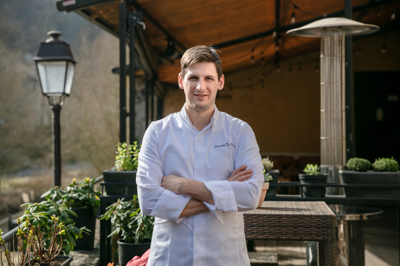 Après 7 ans passés chez Mosconi, le jeune chef Leonardo De Paoli ouvre ce week-end avec courage et enthousiasme OiO, son nouveau restaurant sur les bords de l’Alzette, à Clausen. (Photo: Romain Gamba / Maison Moderne)