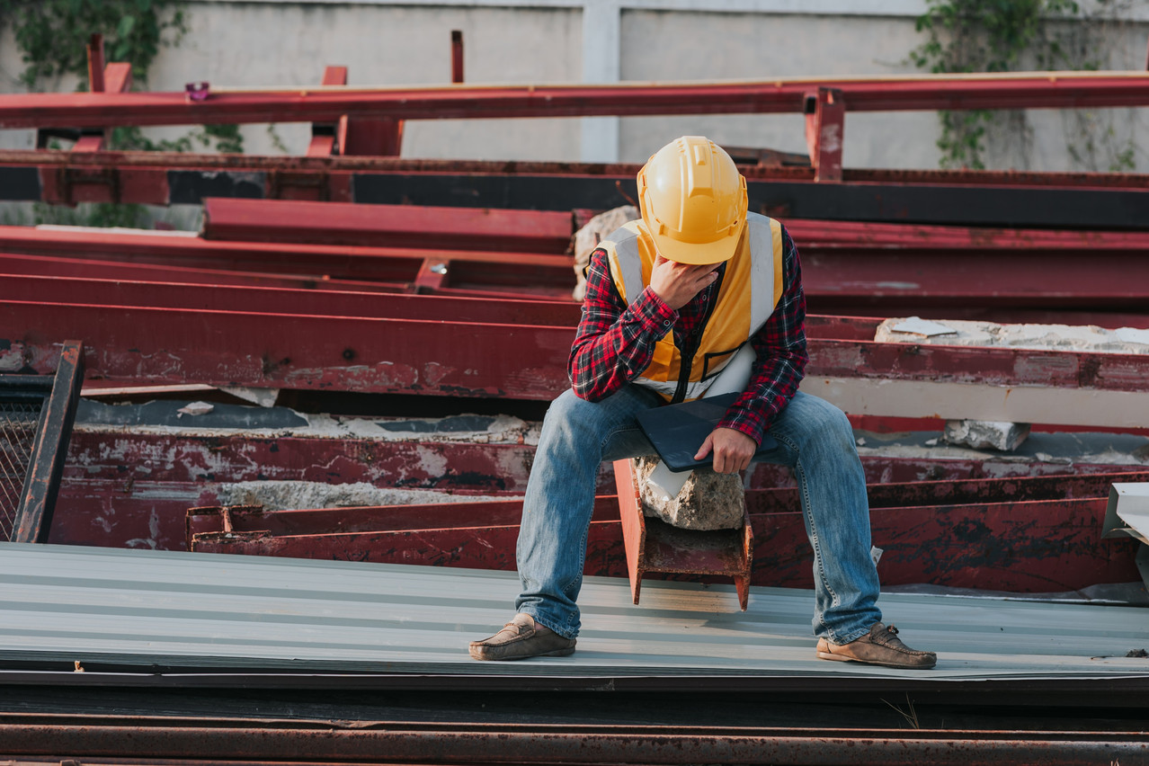 Les secteurs de la construction et des services sont particulièrement affectés, enregistrant des augmentations notables par rapport à 2023. (Photo: Shutterstock)