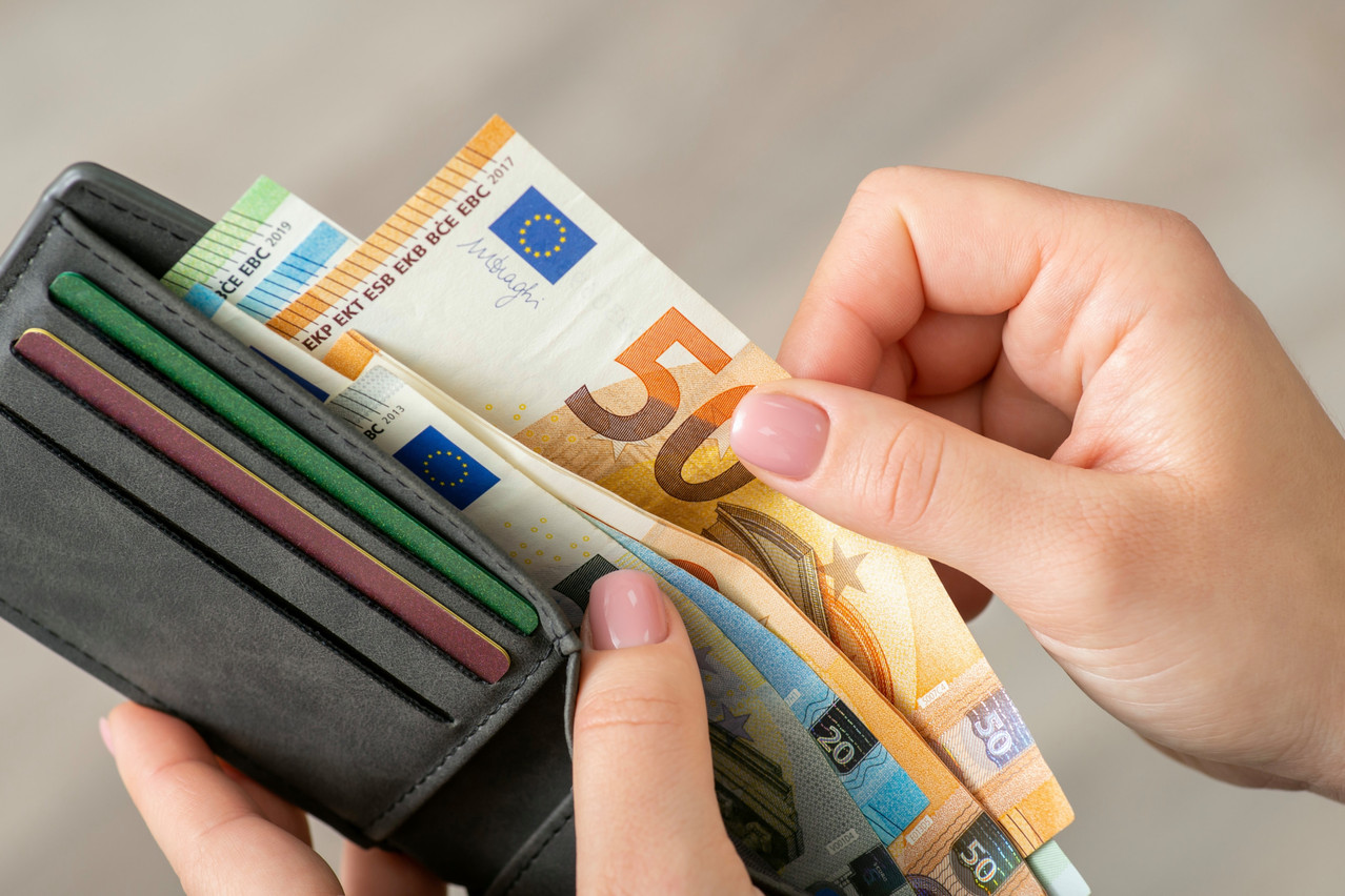 Le Statec a confirmé que l’indexation automatique des salaires au Luxembourg entraînera une hausse des salaires de 2,5% à partir de mai 2025, après une inflation de 1,7% en avril 2025. (Photo: Shutterstock)