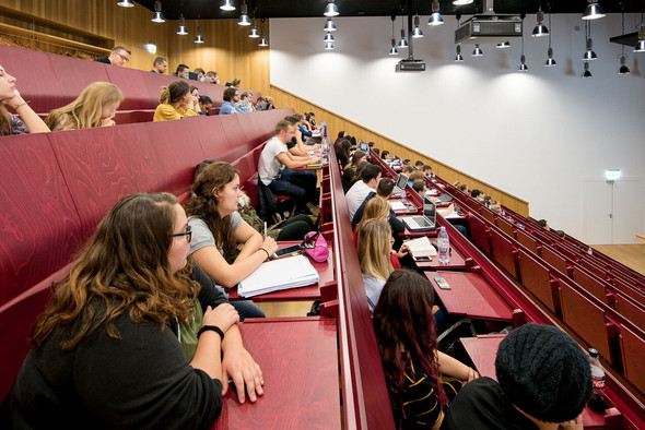 Les prêts étudiants représentent 761 millions d’euros d’encours. Après activation de sa garantie, l’État doit encore récupérer 3,7 millions d’euros auprès de débiteurs. (Photo: Nader Ghavami/archives)