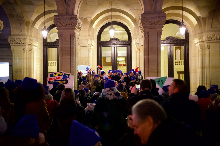 Tous réunis pour l’inclusion à travers le dialogue, le chant, la danse et des mises en situation. (Photo: Info-Handicap)