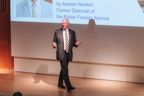 Alastair Newton, former diplomat of the British Foreign Service, talked about how geopolitics are now driving economics at the LFMA’s Forward Financial Thinking Forum, held on 12 September 2023 at the Mudam. Photo: Sabino Parente