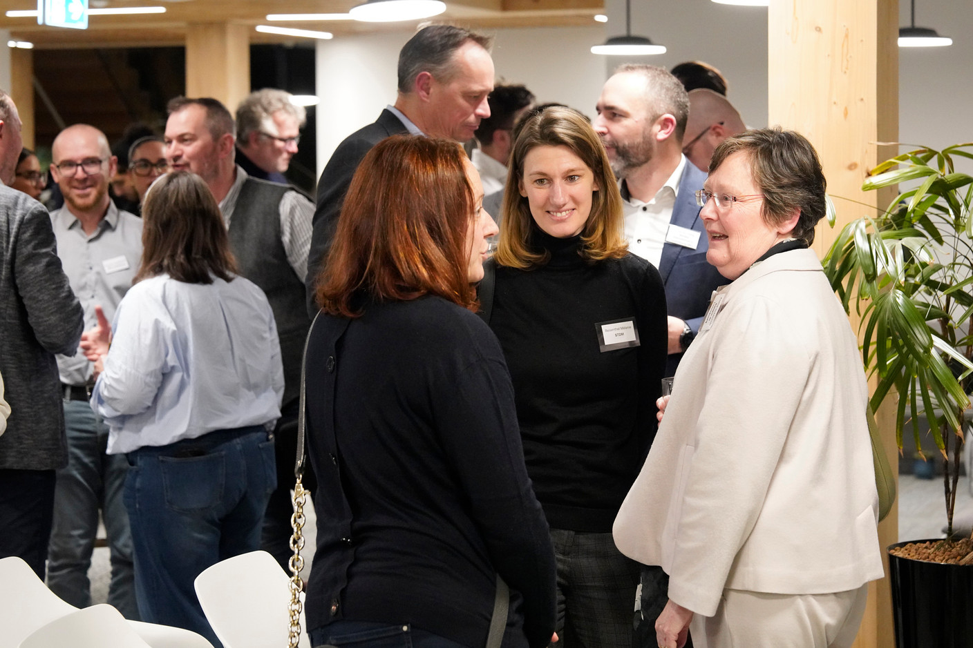 Une petite centaine d’invités avait répondu à l’invitation de cette soirée/débat dans les locaux de BPI Real Estate. (Photo: Olivier Minaire)