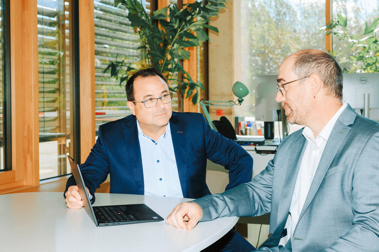 Carl-Taro Kleefisch, administrateur délégué, et Thomas Keil, directeur de division Coordination et Pilotage chez LSC360, misent sur la complémentarité des expertises et la fluidité des échanges. (Photo: julian Pierrot / Paperjam)