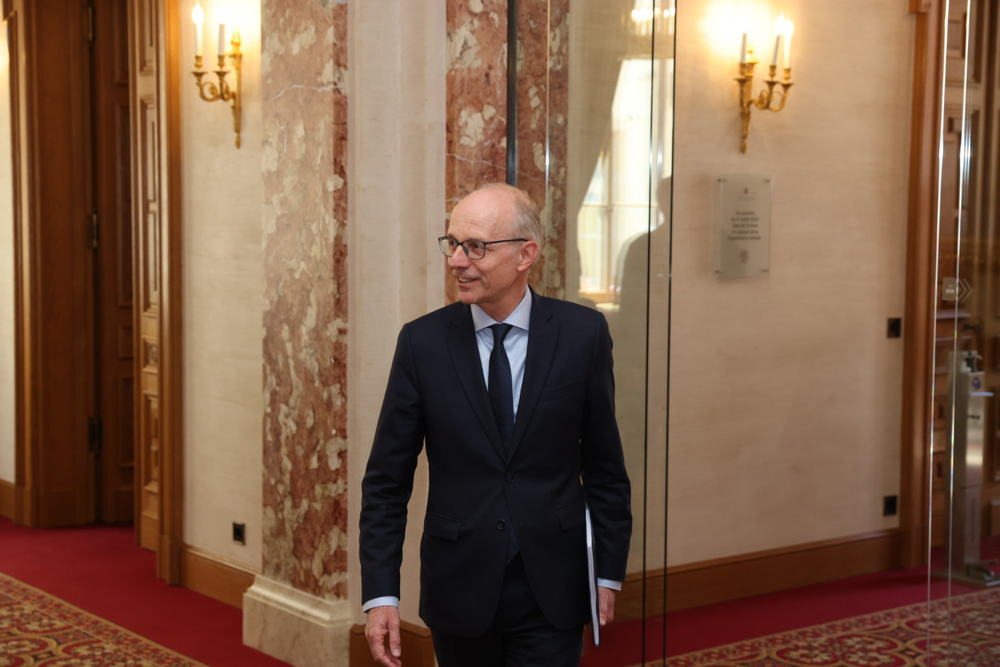 Luc Frieden lors de son entrée à la Chambre des députés avant de prononcer son deuxième discours sur l’état de la Nation. (Photo: Romain Gamba)