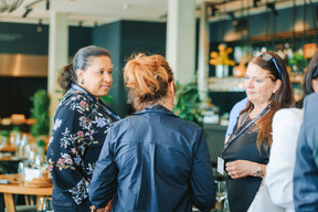 Warda Aït Mahmoude (Trajectoire de carrière) and Petra Steinmetz (Lux Real Estate International). Photo: Julian Pierrot /Paperjam