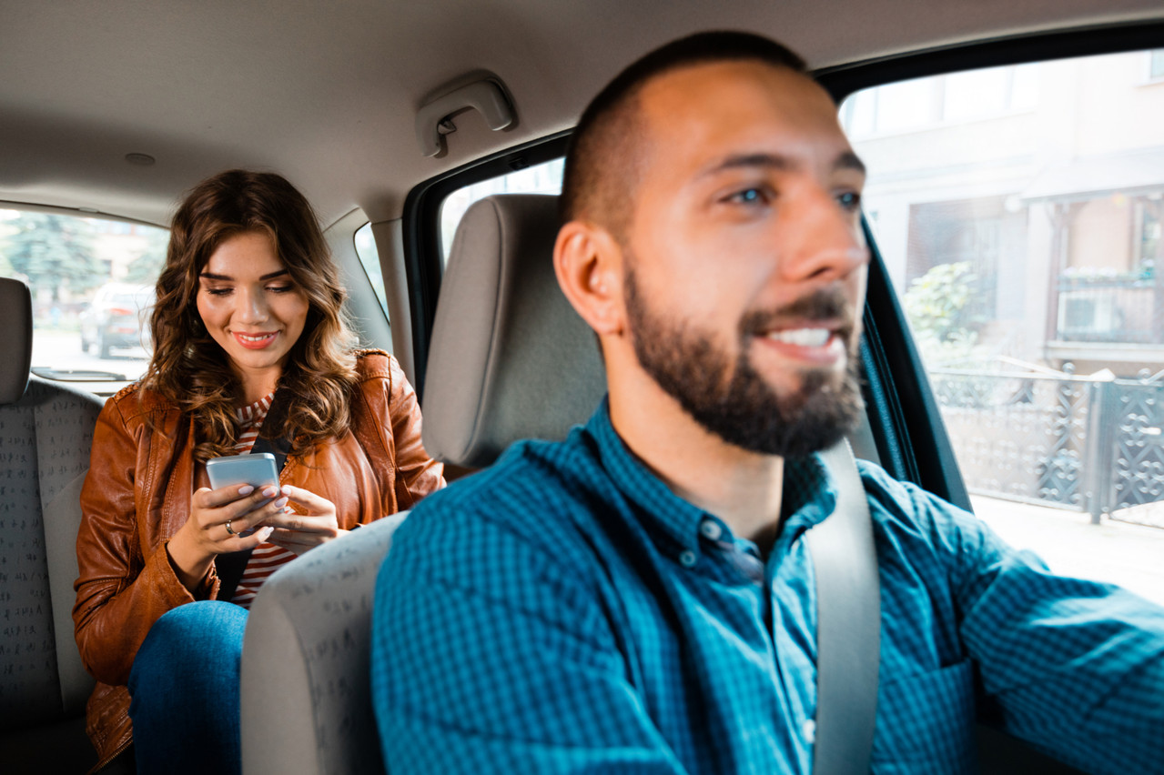 Les chauffeurs d’Uber ou de Lyft ne seront plus des free-lances au terme de la nouvelle loi adoptée en Californie. Mais des salariés. Sauf que ces «salariés» n’ont pas l’intention de se plaindre, et que cette loi pourrait rester lettre morte... (Photo: Shutterstock)