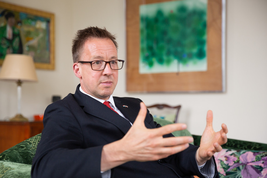 The UK’s trade commissioner to Europe, Chris Barton, sees growth potential in numerous sectors, including financial services and space Photo: Romain Gamba / Maison Moderne