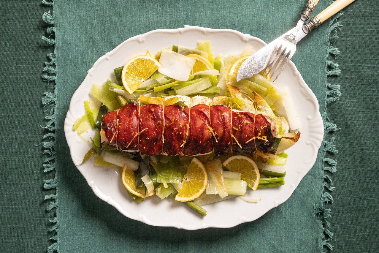 La recette de lotte au chorizo et poireaux de Carole Chaine. (Photo: Guy Wolff/Maison Moderne)