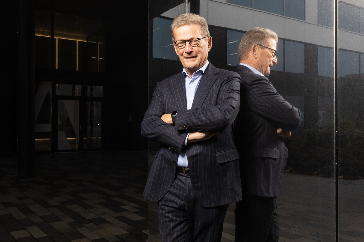 Louis-Marie Piron, here at the entrance to the Thomas & Piron company in Windhof. (Photo: Guy Wolff/Paperjam)