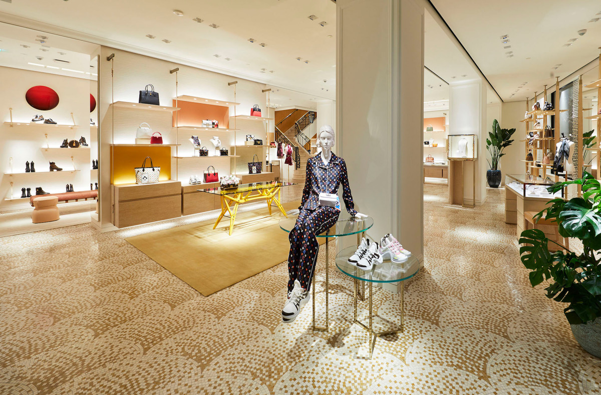 Louis Vuitton allie art et technologie dans ses vitrines