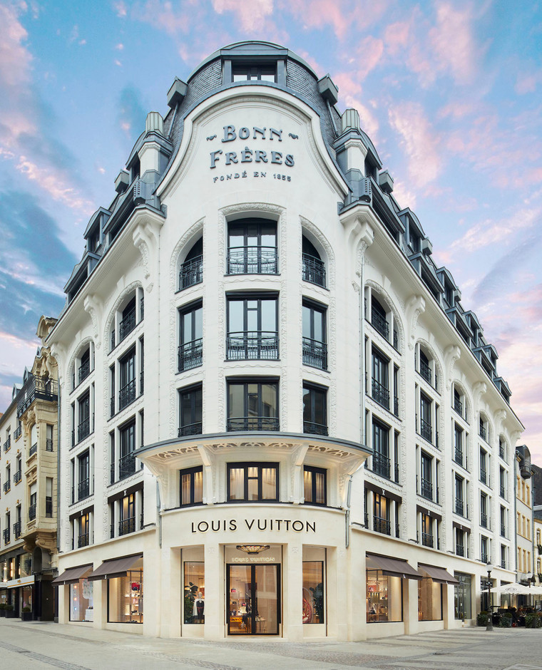 La façade de l’immeuble a été restaurée pour redonner toute sa superbe à cet immeuble de coin.   (Photo: Stéphane Muratet/Louis Vuitton)