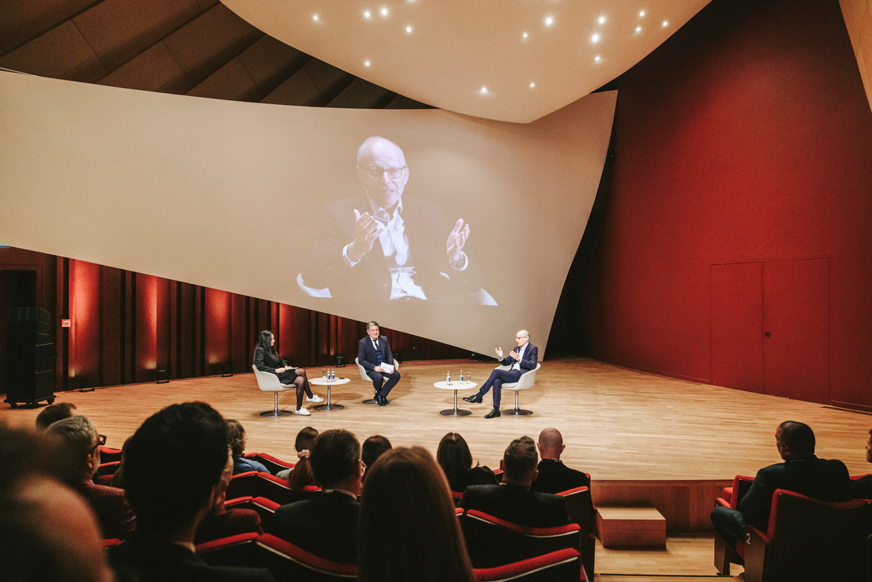 Maëlle Hamma, Thierry Labro (Paperjam) and Luc Frieden (Government of the Grand Duchy of Luxembourg). Photo: Julian Pierrot/Paperjam