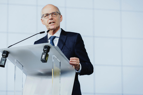 Face aux tensions sociales et aux bouleversements géopolitiques, le Premier ministre a plaidé pour une approche fondée sur le dialogue et le compromis. (Photo: Julian Pierrot/Paperjam)