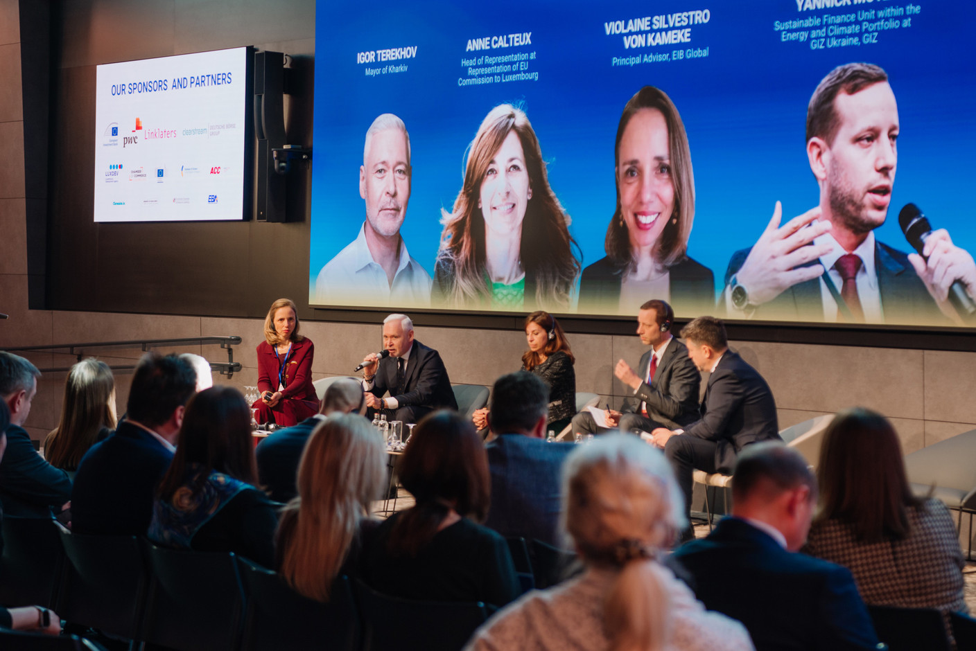 Violaine Silvestro Von Kameke (EIB Global), Igor Terekhov (mayor of Kharkiv), Anne Calteux (representation of European Commission to Luxembourg), Yannick Motz (GIZ) and Oleksandr Kurdydyk (DLA Piper). Photo: Kateryna Mostova