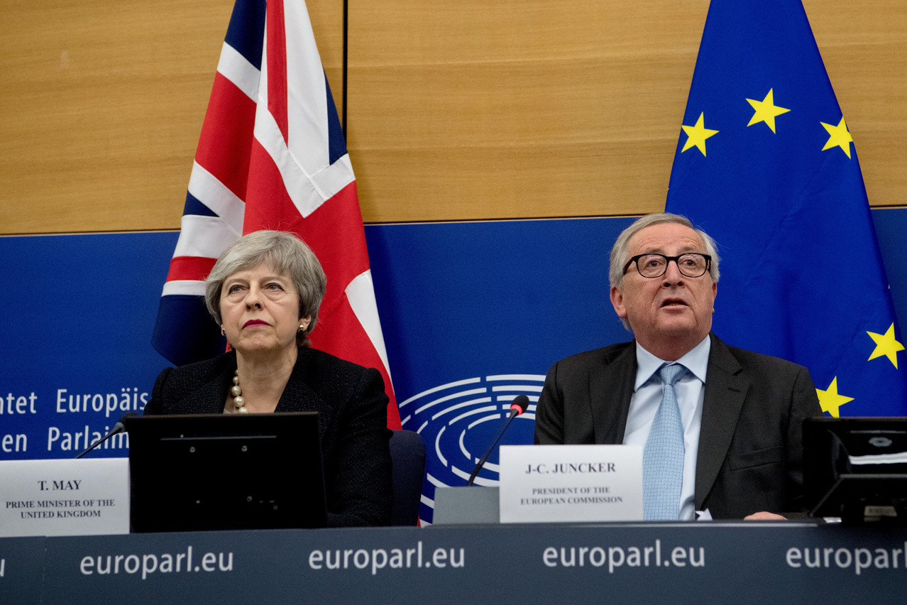 Jean-Claude Juncker et Theresa May ont poursuivi leurs négociations tard dans la soirée de lundi. (Photo: Commission européenne)
