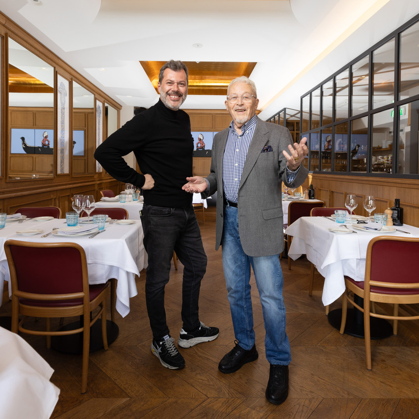 L’inspirateur de la Brasserie Guillaume, Charles Munchen, à droite, en compagnie de Sébastien Sarra, à qui il a confié ces dernières années la direction de l’établissement. (Photo: Guy Wolff/Maison Moderne)